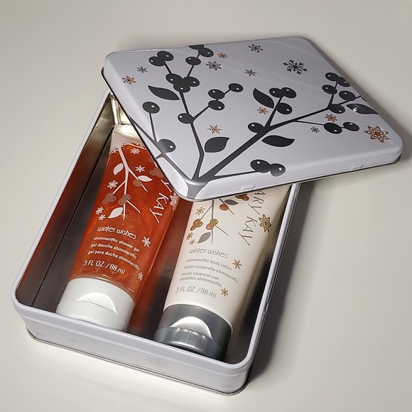 NEW Mary Kay Winter Wishes Shimmerific Collection - Shower Gel & Body Lotion Set - Picture 7 of 7